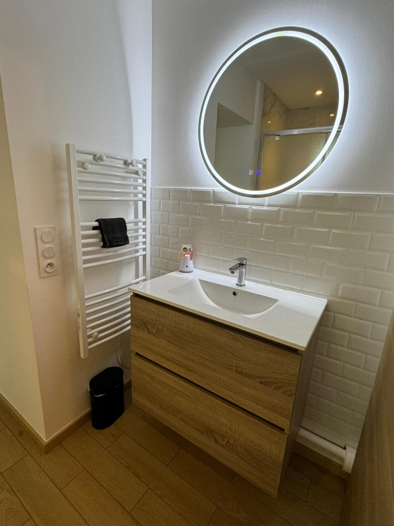 Appartement En Centre-Ville - Local Velos Disponible มาเยิน ภายนอก รูปภาพ